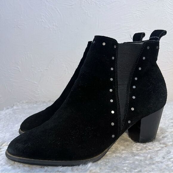 Vionic Women's Black  Upright Landen Suede  Studs Ankle Heel Boots Size 9 - Picture 1 of 10